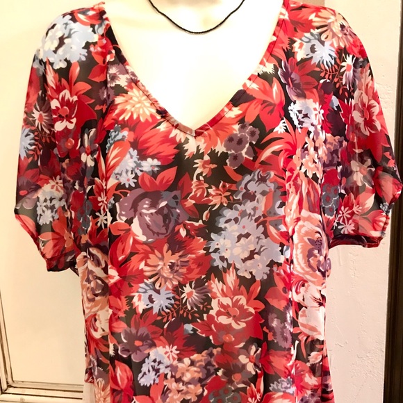 Gorgeous! 🌺 Floral Show Me Your Mumu Top 🌹 - Picture 2 of 7